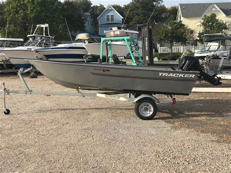 tracker boats for sale