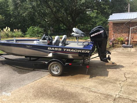tracker boats for sale by owner