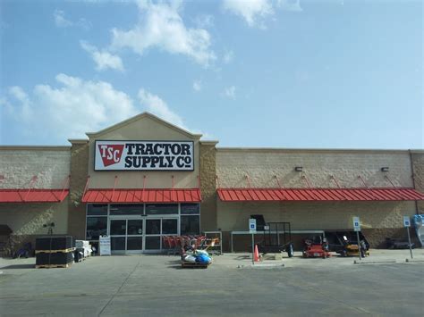 tractor supply company castroville tx hours