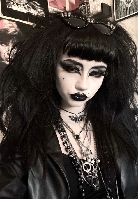 trad goth makeup