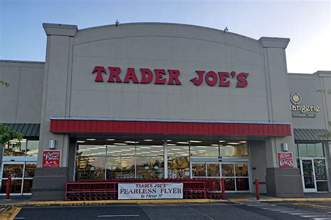 trader joe's federal way hours today
