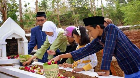 tradisi umat islam di indonesia