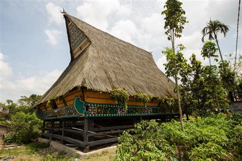 traditional architecture in indonesia