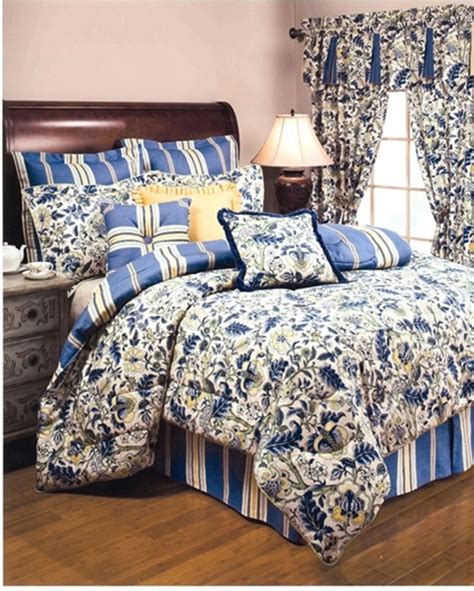 Traditional Bedding Ensemble