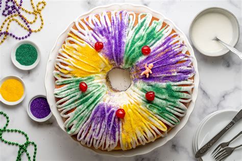 traditional king cakes in louisiana