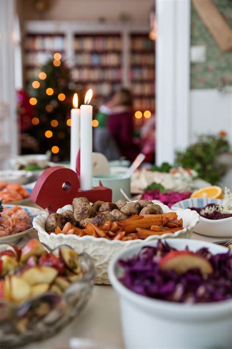traditional scandinavian christmas dinner