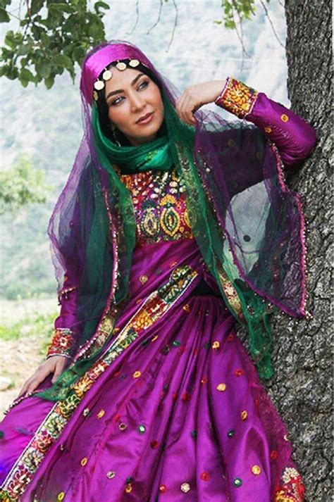 traditional wear in iran