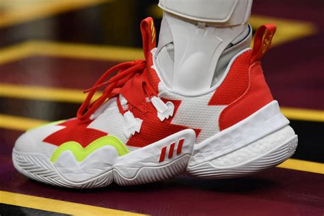 trae young 1 shoes colorways
