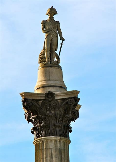 trafalgar square monument statue