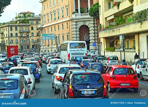 traffic in rome