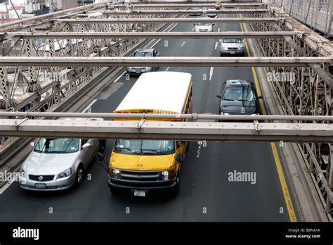 traffic on brooklyn bridge
