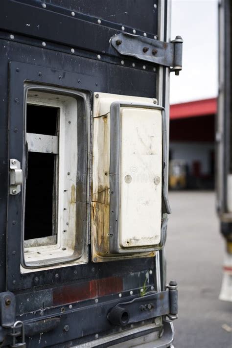 Trailer Vent Door
