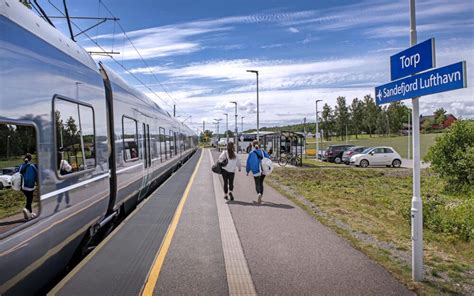 train from torp to oslo