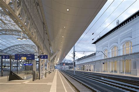 train station in salzburg austria