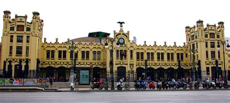 train stations in valencia