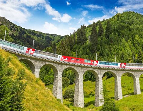 train through austrian alps