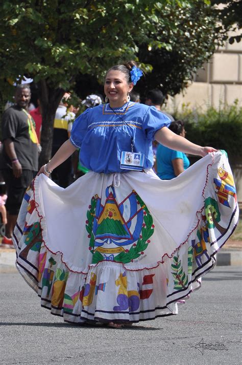 Traje Tipico Salvadoreno