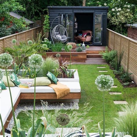 32 Beautiful Garden Design Ideas On A Budget HOMYHOMEE