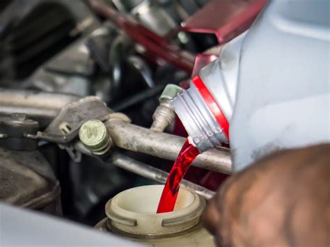 [Infographic] 8 Car Fluids to Check to Keep Your Vehicle Running In