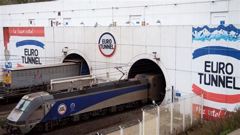 travel tunnel england to france