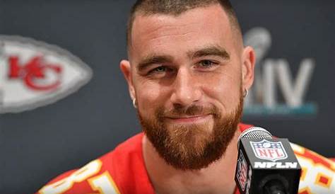How does NFL star Travis Kelce pronounce his name?