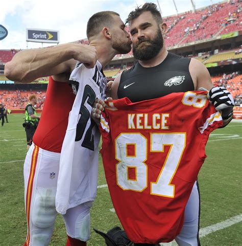 travis kelce brother plays for