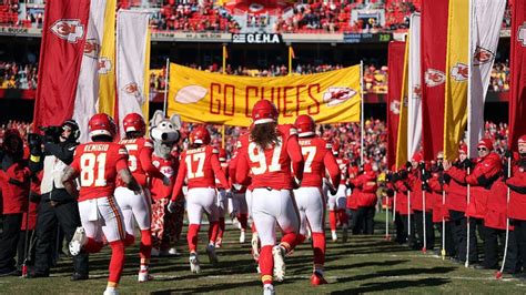 travis kelce proposal