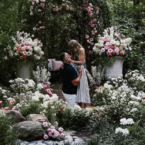 travis kelce taylor swift engaged(00)