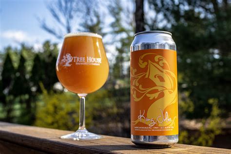 Treehouse King Julius