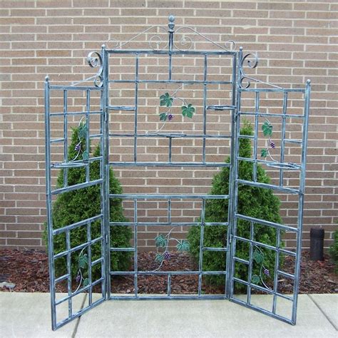 Trellis Lowes