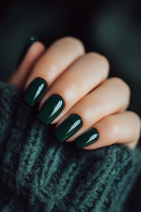 Trendy Fall Nails Dark Green