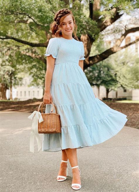 trendy modest dresses