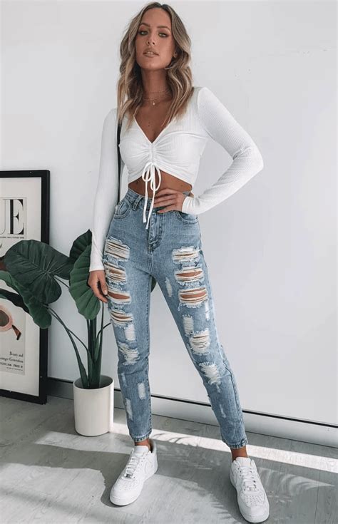 Hot Fashion Trend 17 Stylish Outfit Ideas with Ripped Jeans