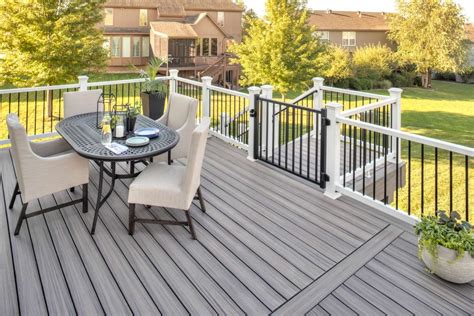Trex Decking With Dogs