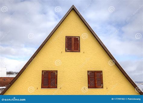 Triangle House Uncrate