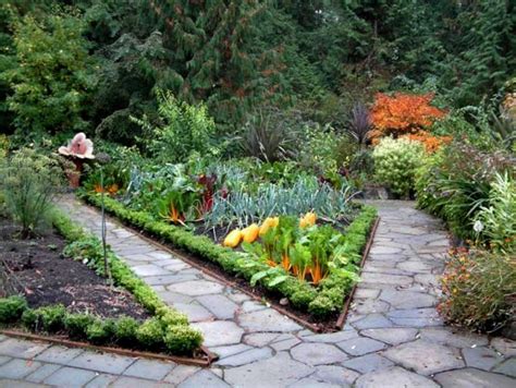 Triangular Garden Design