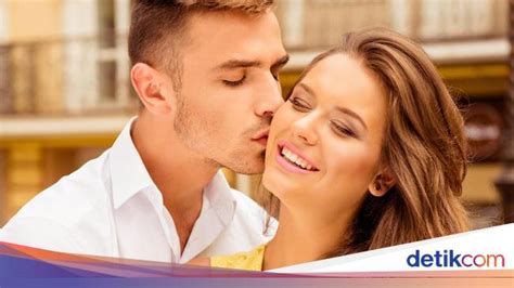 Selain Ciuman, Ini 5 Trik yang Disukai Perempuan saat Foreplay