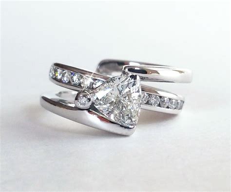 6.47ct Estate Vintage Trillion Diamond Engagement Wedding Platinum Ring