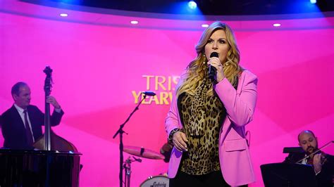 trisha yearwood sings for the last time