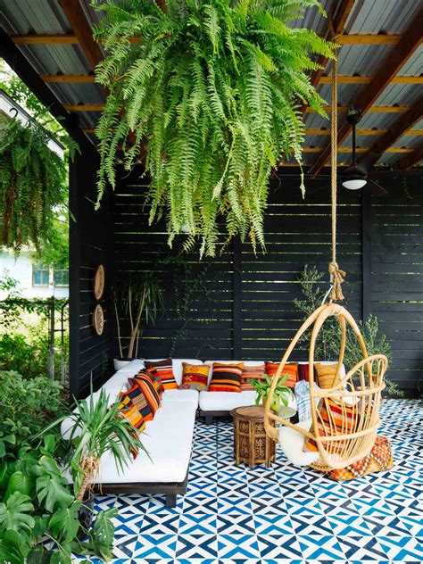 20 Captivating Tropical Balcony Designs With Striking Views