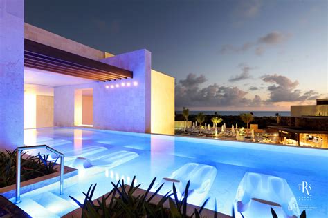 TRS Coral Hotel Infinity Pool