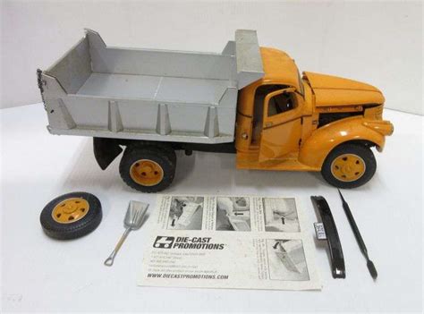 truck fairfield mint 1946