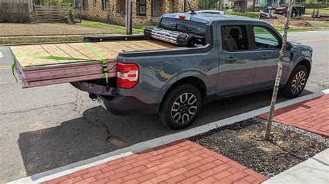 Truck With Adjustable Tailgate