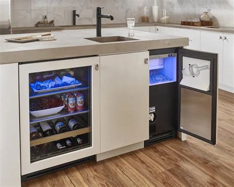 True 15 Undercounter Ice Maker