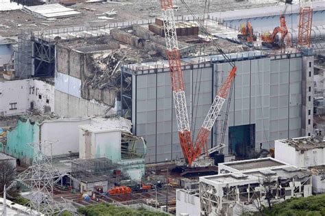 tsunami japan 2011 nuclear power plant