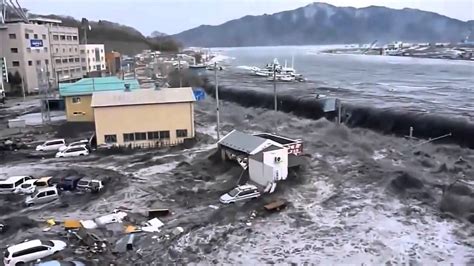 tsunami videos japan 2011