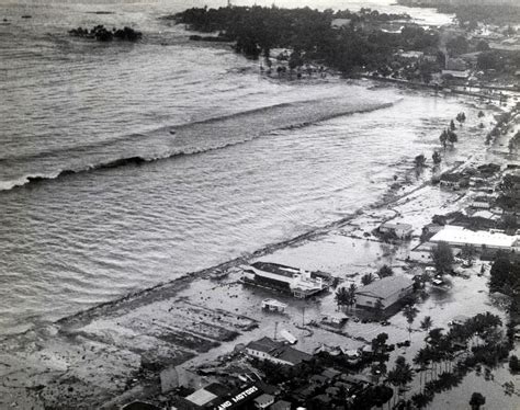 tsunamis in hawaii history