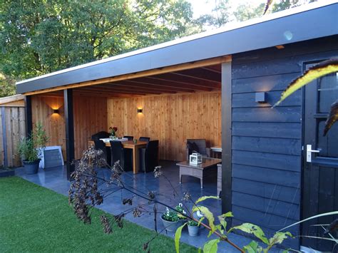 Tuinbed Met Overkapping