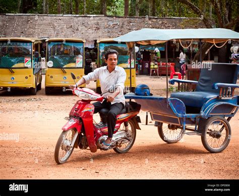 tuk tuk driver angkor