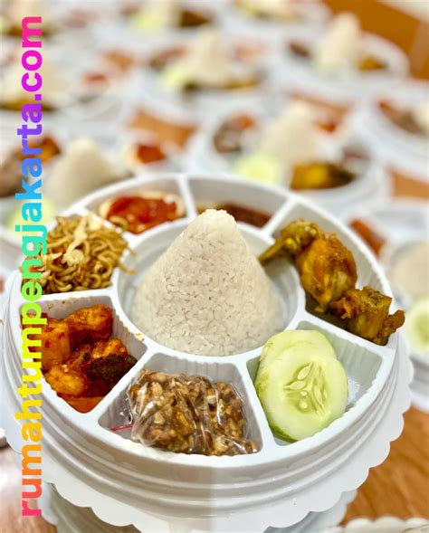 Tumpeng Nasi Uduk DapurMam